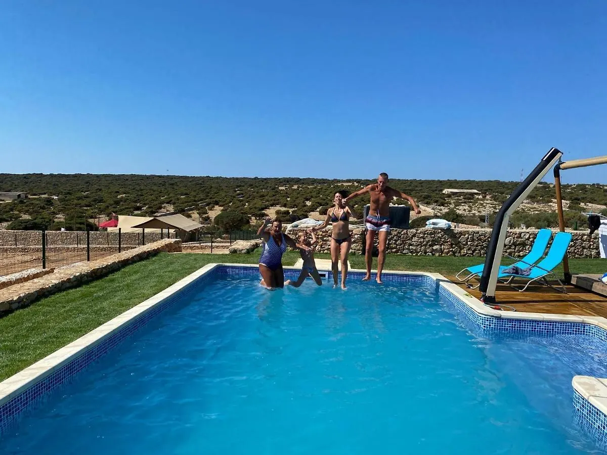 Larah Land 4 Star Glamping Adria Lodge Шимуни