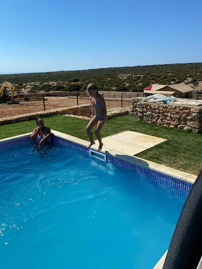 Larah Land 4 Star Glamping Adria Lodge Simuni Luxury tent